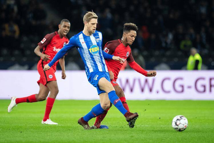 包含瑞典球员合练变化莫测，教练组谨慎看待的词条