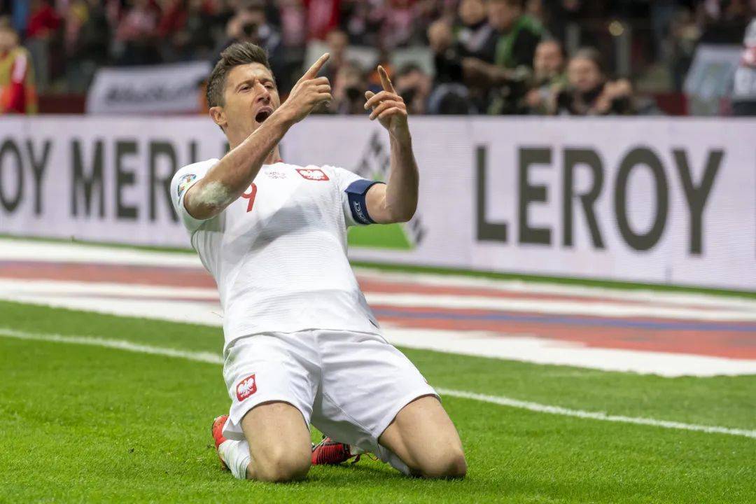 包含斯洛伐克不敌荷兰，小组出线前景堪忧的词条