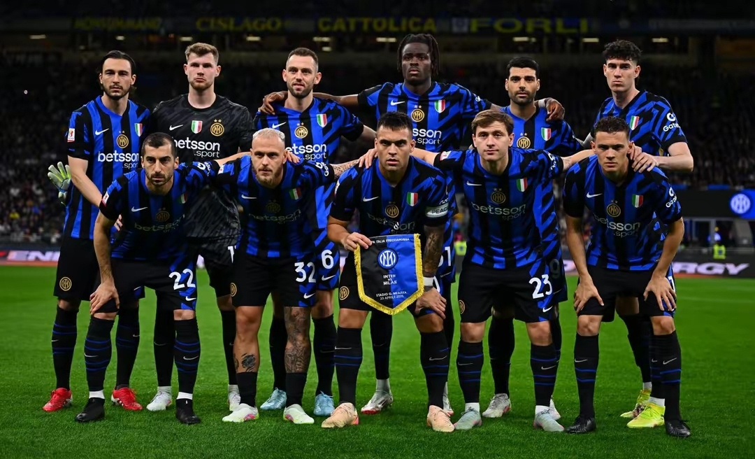 国际米兰客场大胜AC米兰，伊卡尔迪梅开二度的简单介绍