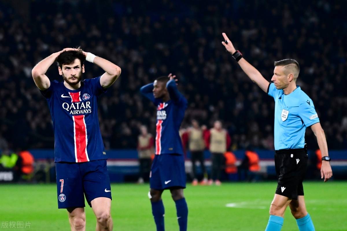 关于法甲冠军之争异常激烈，各队实力均衡的信息