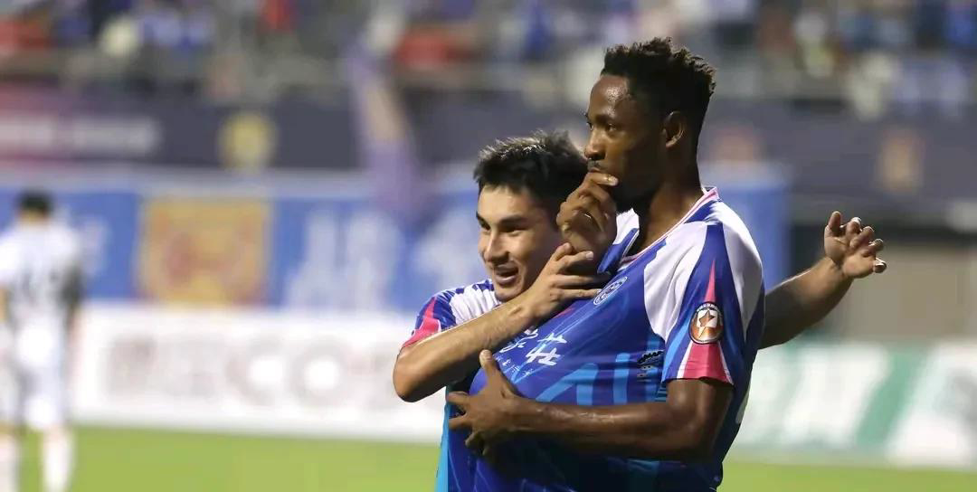 包含莱州足球俱乐部在国内赛事中展现出色表现的词条