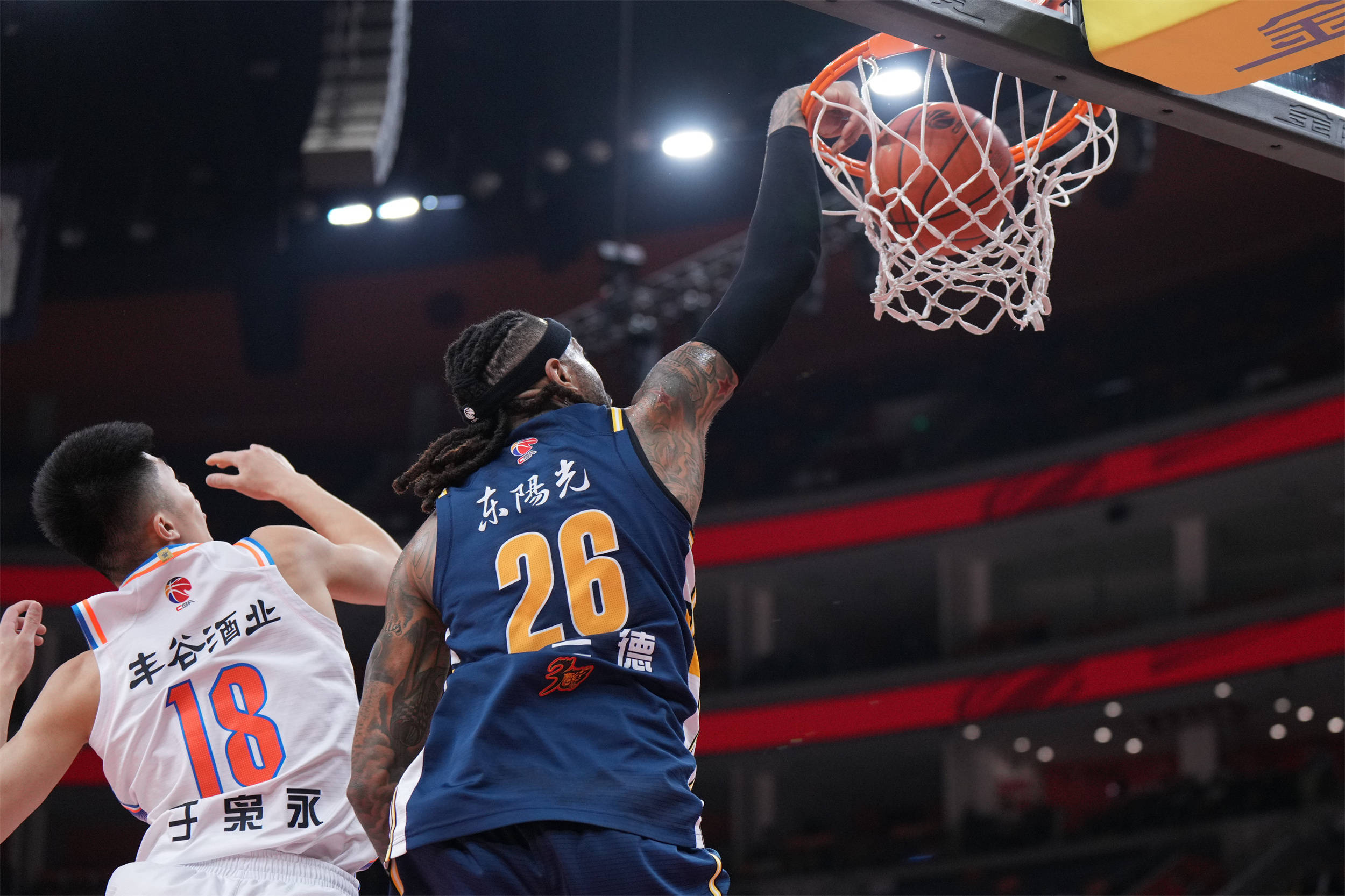 关于广东队主场告捷，扩大优势领先对手的信息