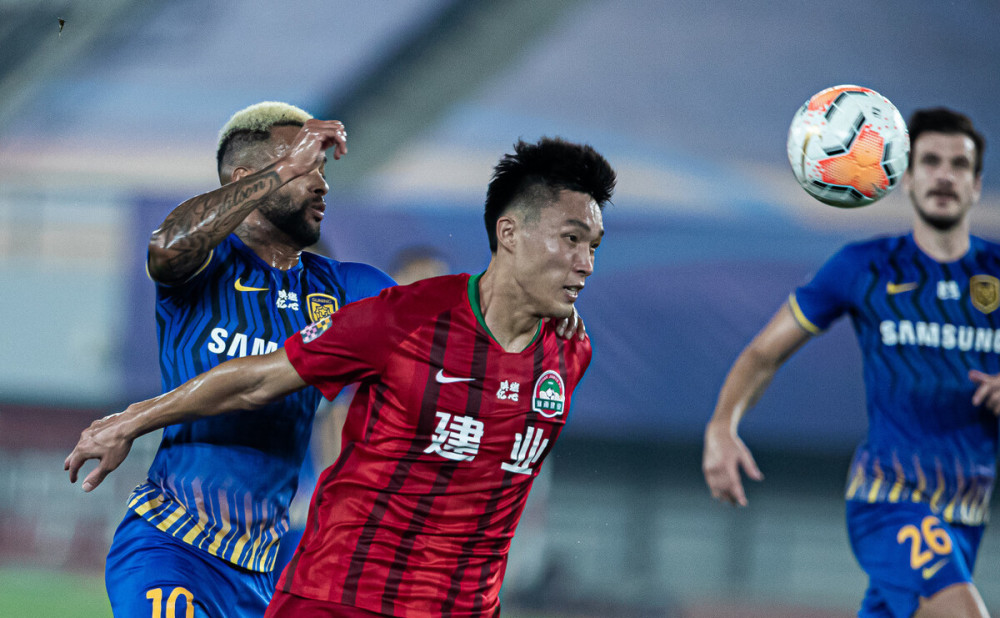 爱游戏活动-苏宁遭遇连败，主帅面临压力