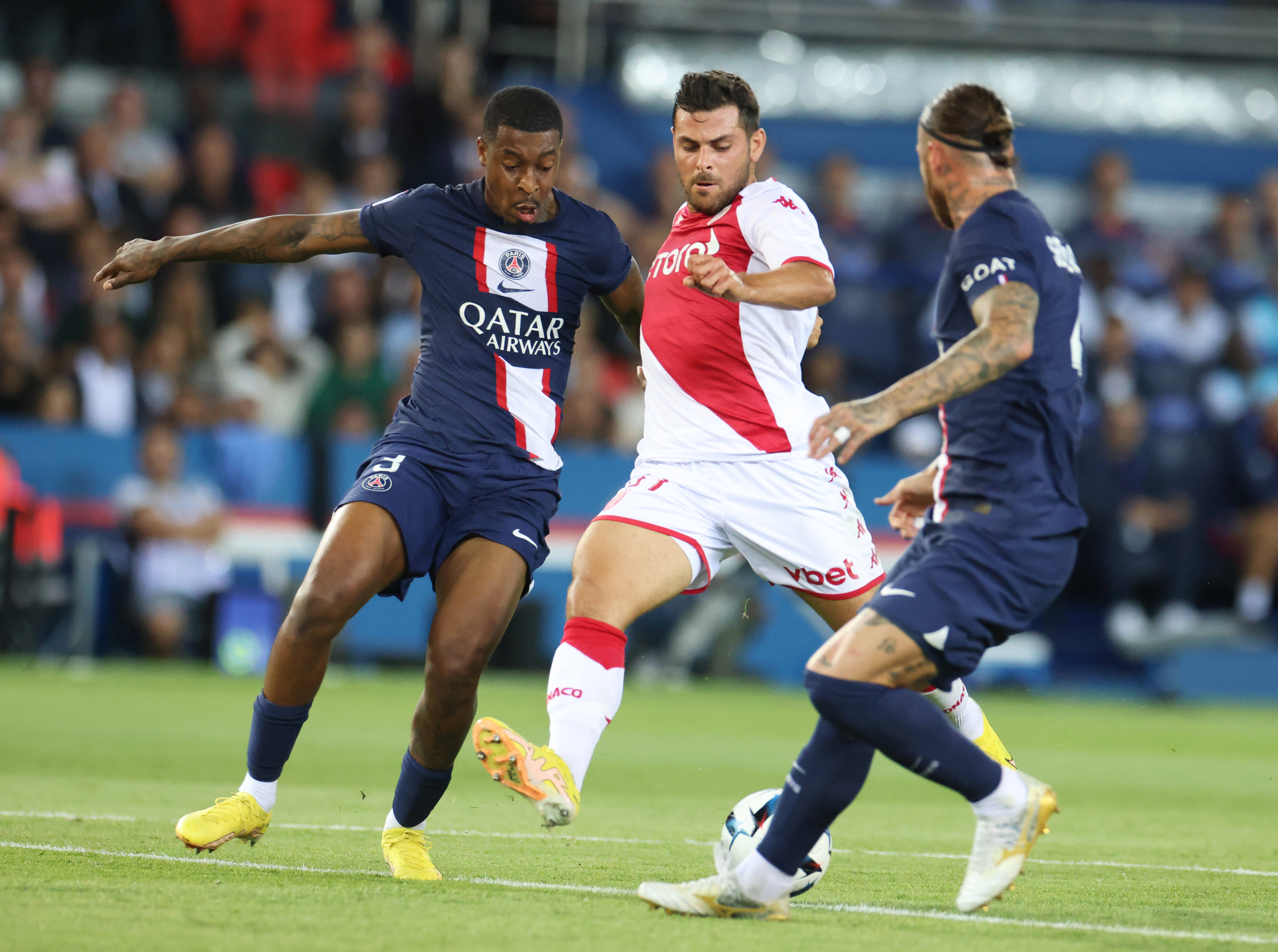 巴黎圣日耳曼在法甲联赛中大胜，领先优势扩大的简单介绍