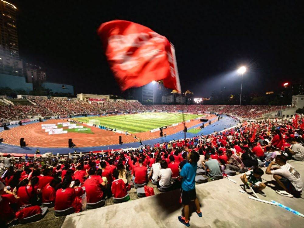 爱游戏娱乐-包含足球狂热！中国超级联赛热闹上演的词条