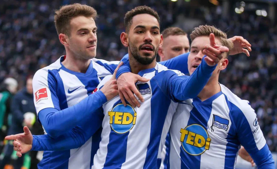 柏林赫塔客场大胜，重返胜利轨道