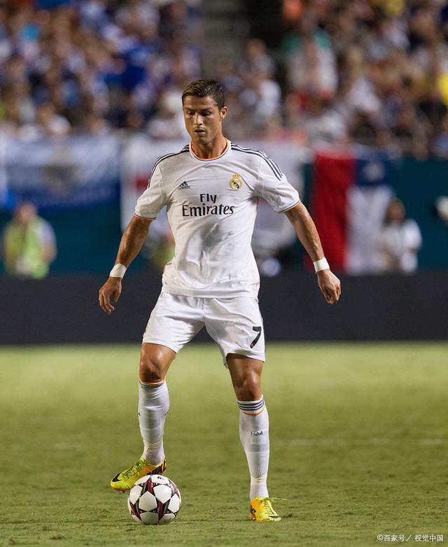 关于C罗的职业生涯：回顾他加盟过的豪门俱乐部的信息