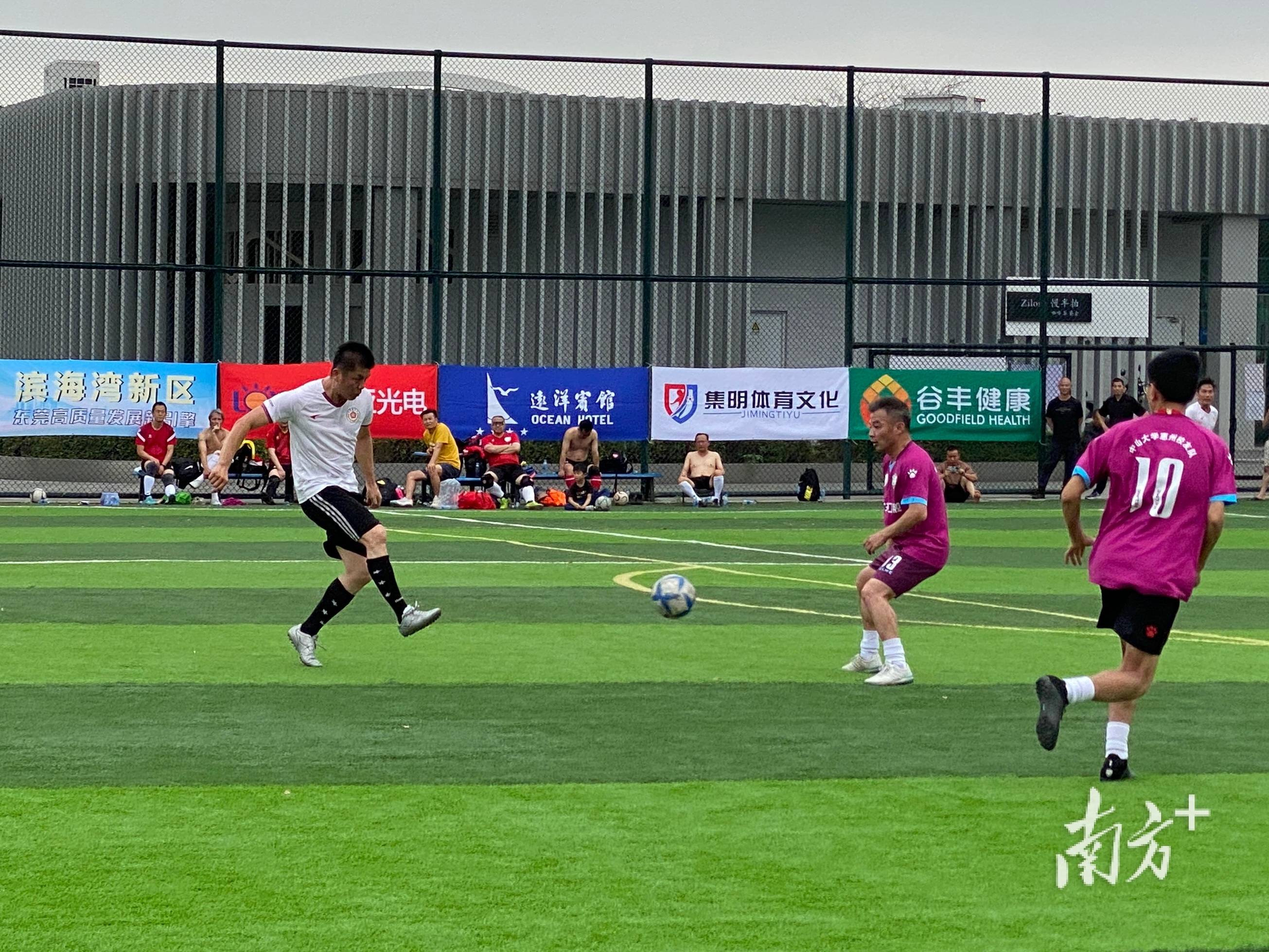 精英赛事！足球联赛中的高手对决