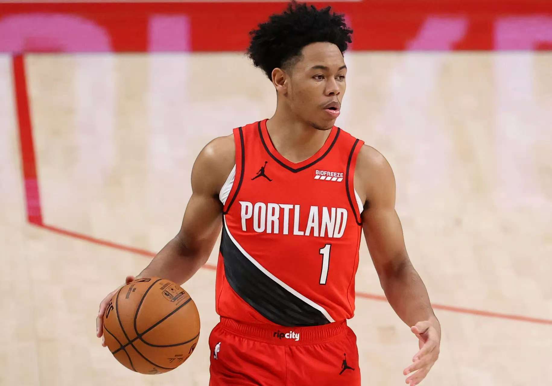 开拓者横扫对手，近期表现夺人眼球