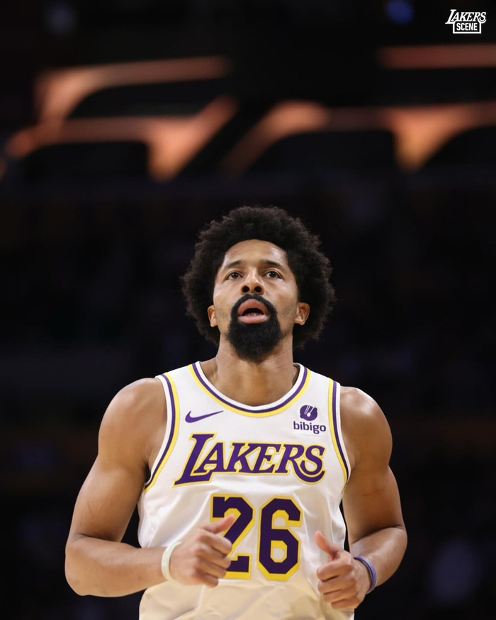 湖人主场大胜森林狼，豪取九连胜