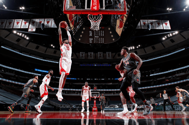 火箭击败篮网，维克托奥拉迪波得分突出