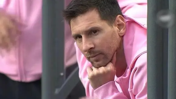 关于阿根廷足球巨星因伤缺席足球赛事的信息 关于阿根廷足球巨星因伤缺席足球赛事的信息