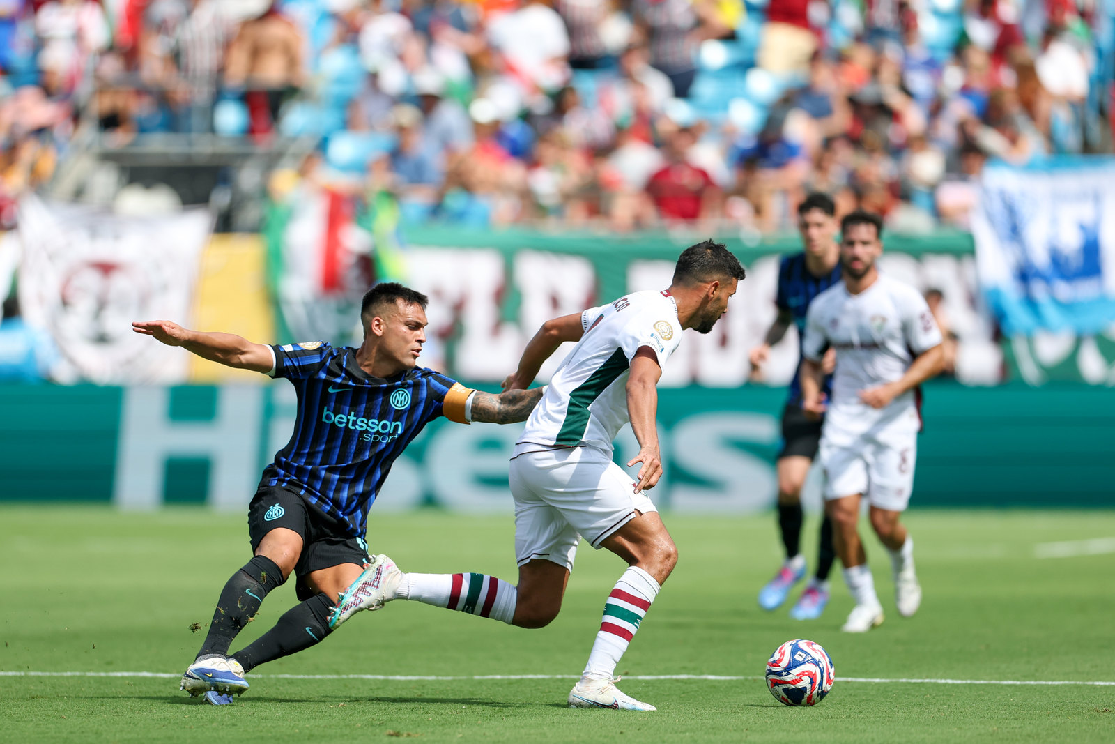 马德里竞技大胜米兰，轻松晋级