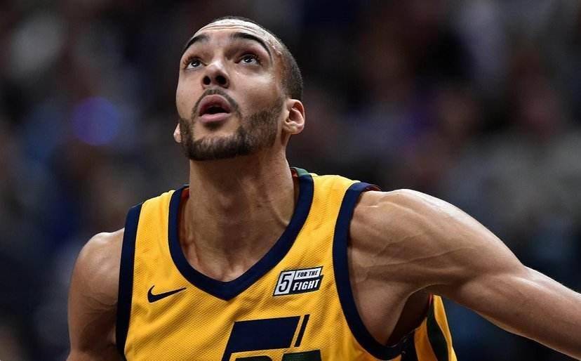 爱游戏在线-魔术队球员全力以赴迎接新挑战