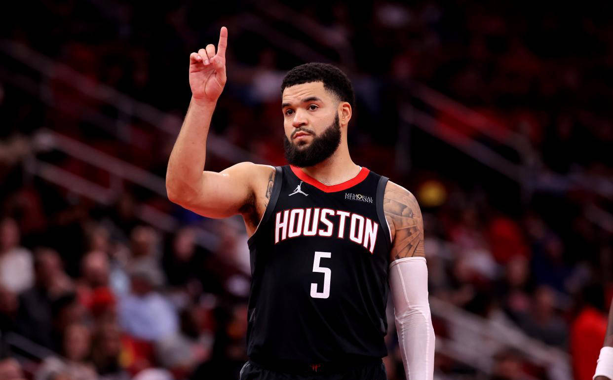 包含火箭队接连遭遇伤病打击，主帅或面临调整的词条