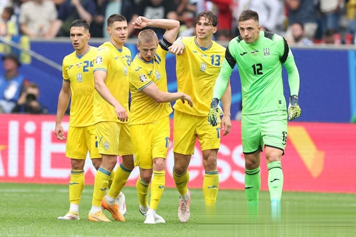 关于比利时胜捷克，欧洲杯预选赛气氛高涨的信息