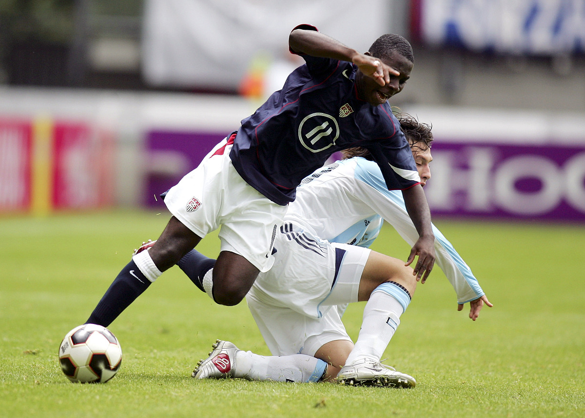 关于梅斯客场不敌里尔，连遭失利下滑的信息